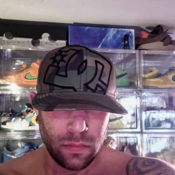 DC FITTED HAT 7 1/4 - Picture 7 of 8